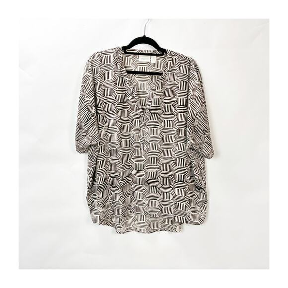Chico’s Black & White Geometric Blouse Size 2 Large Women Lightweight - Picture 1 of 9